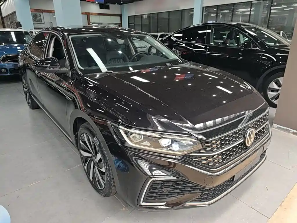 Volkswagen Passat 2022 330TSI Luxury