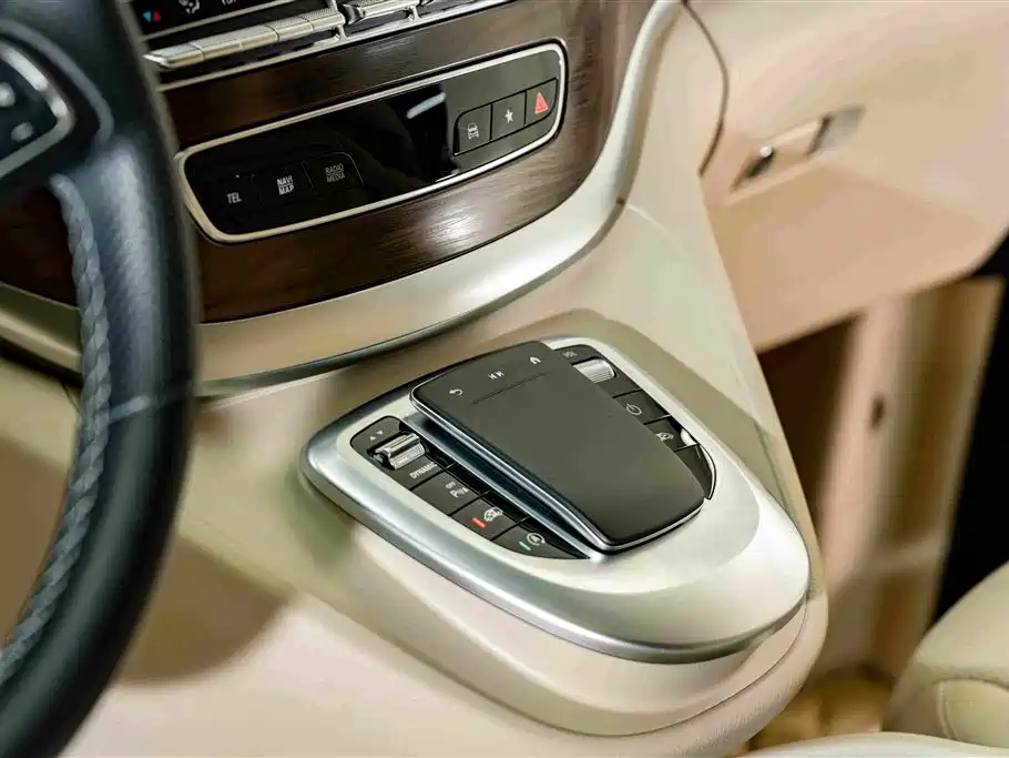 Mercedes-Benz V-Class — миниатюра 12