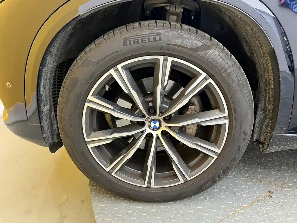 BMW X5 (Import) — миниатюра 10