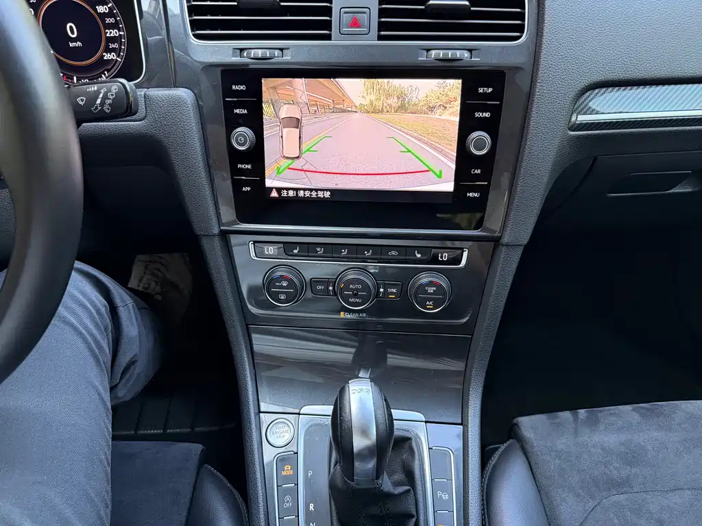 Volkswagen Golf — миниатюра 17
