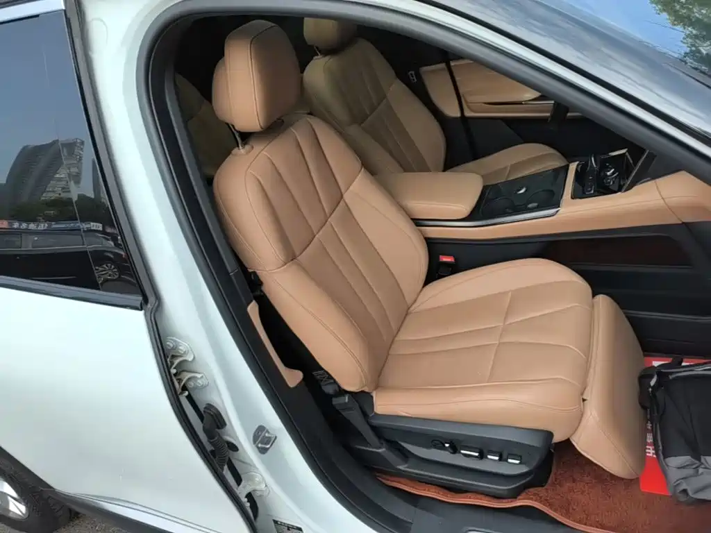 NIO ES8 — миниатюра 25