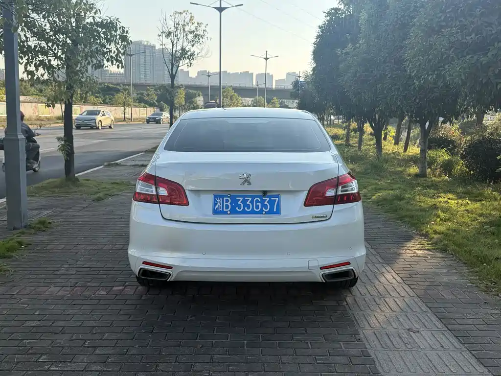 Peugeot 408 — миниатюра 8