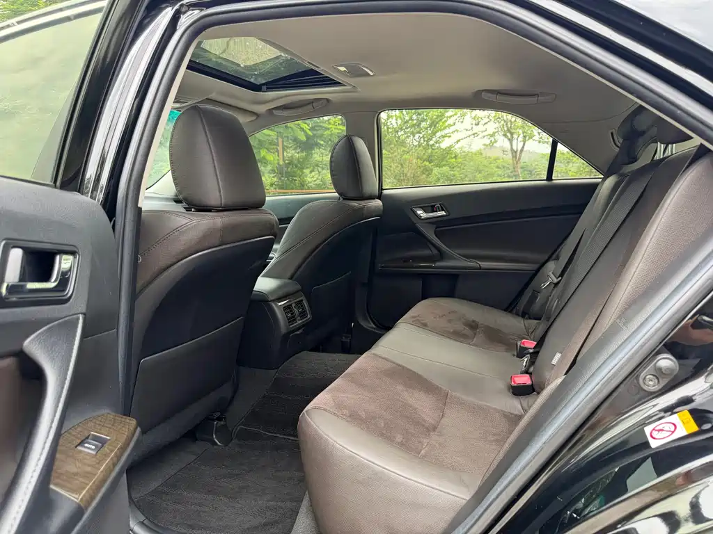 Toyota Reiz 2013 2.5V