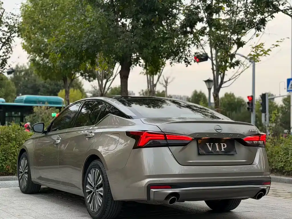 Nissan Teana — миниатюра 8