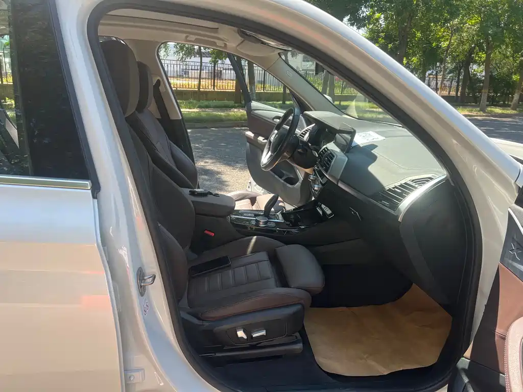 BMW iX3 — миниатюра 9