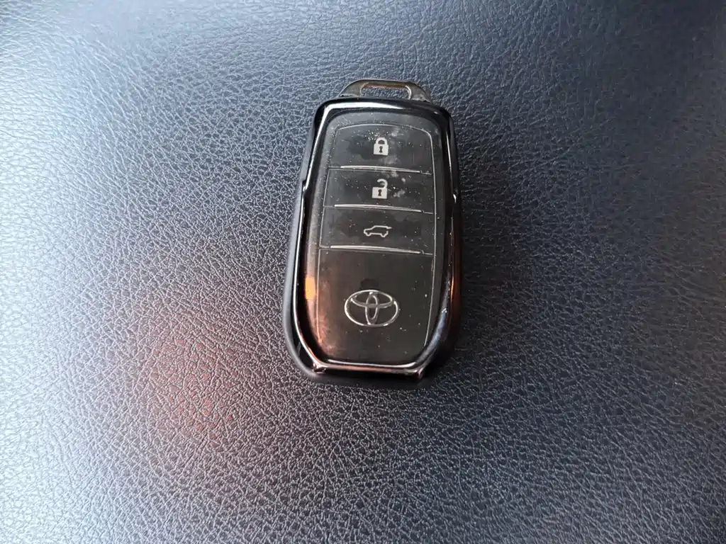 Toyota Prado — миниатюра 10