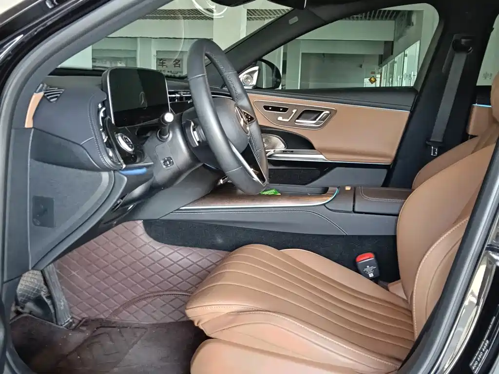 Mercedes-Benz E-Class — миниатюра 6
