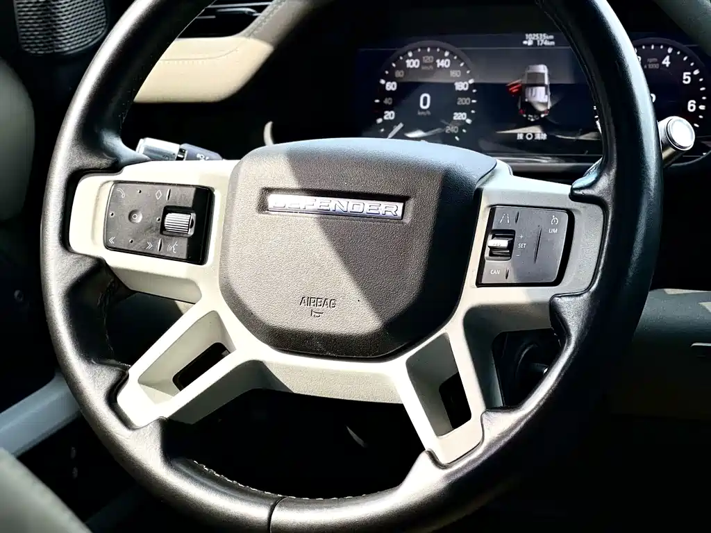 Land Rover Defender — миниатюра 9