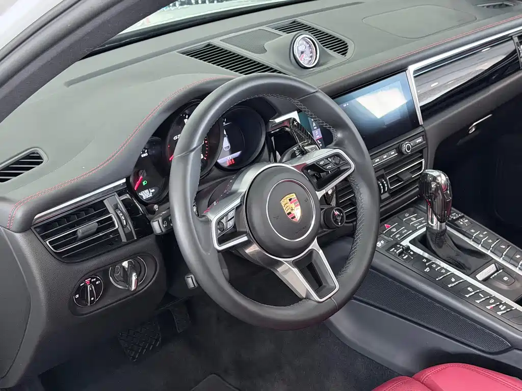 Porsche Macan — миниатюра 5