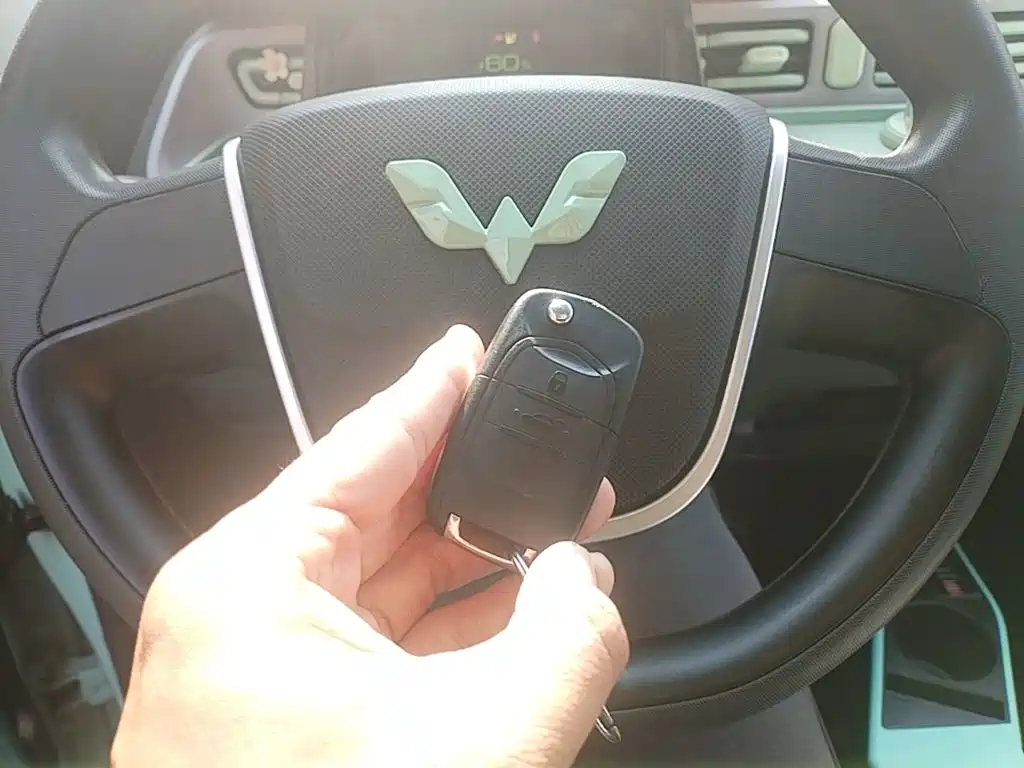 Wuling MINIEV — миниатюра 9