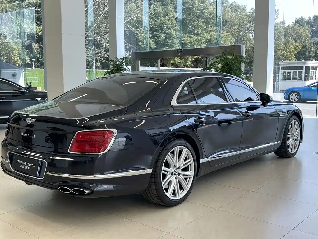 Bentley Flying Spur — миниатюра 5