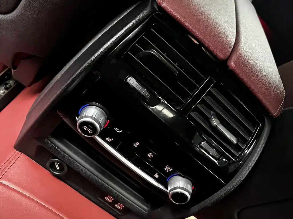 BMW 5 Series — миниатюра 16