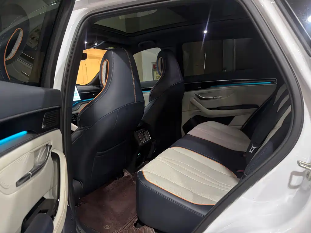 BYD PLUS New Energy — миниатюра 5