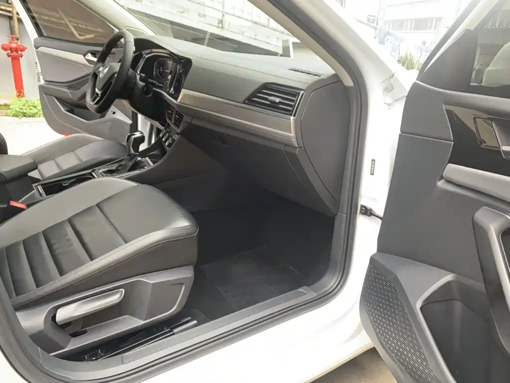 Volkswagen Sagitar — миниатюра 3