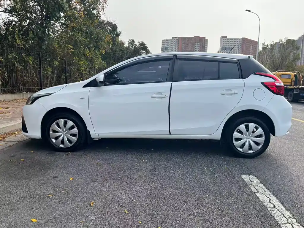 Toyota Yaris L — миниатюра 27
