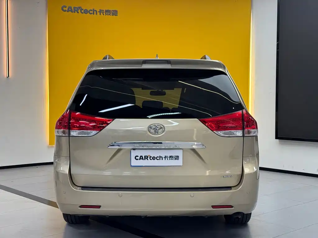Toyota Sienna — миниатюра 24