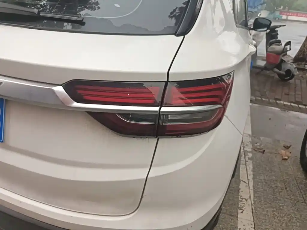 Geely Binyue — миниатюра 8