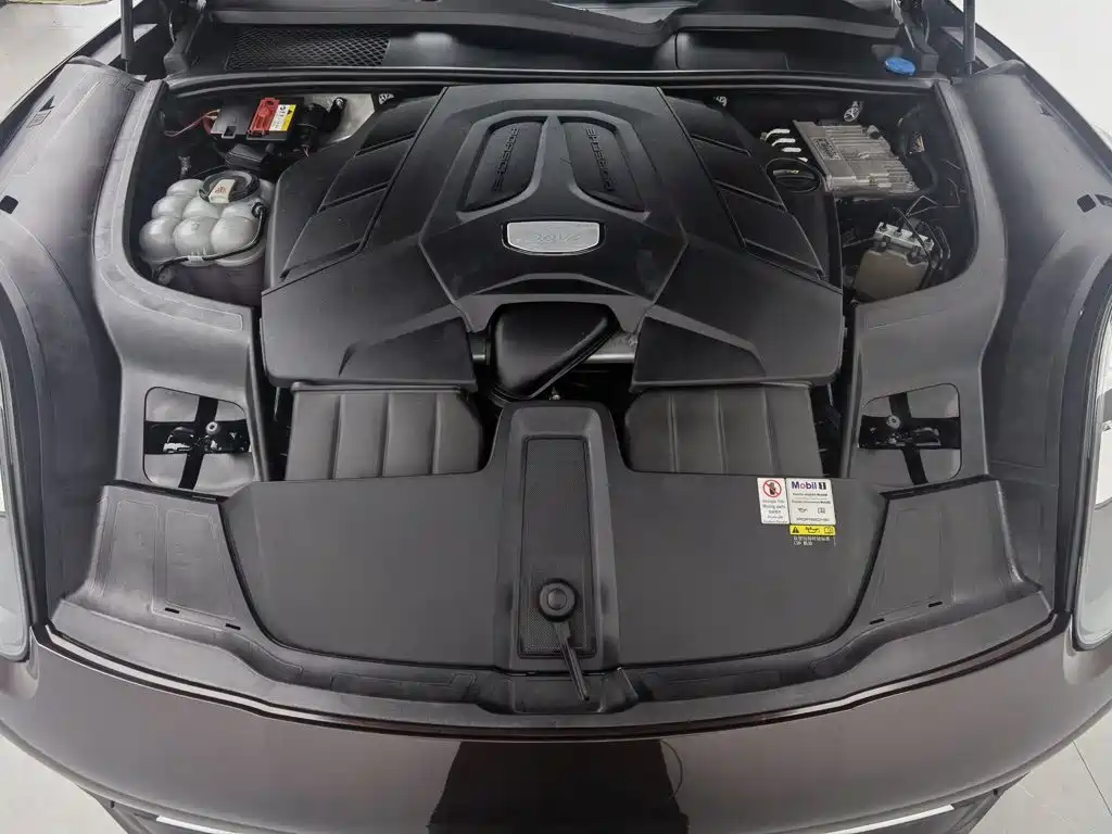 Porsche Cayenne — миниатюра 6