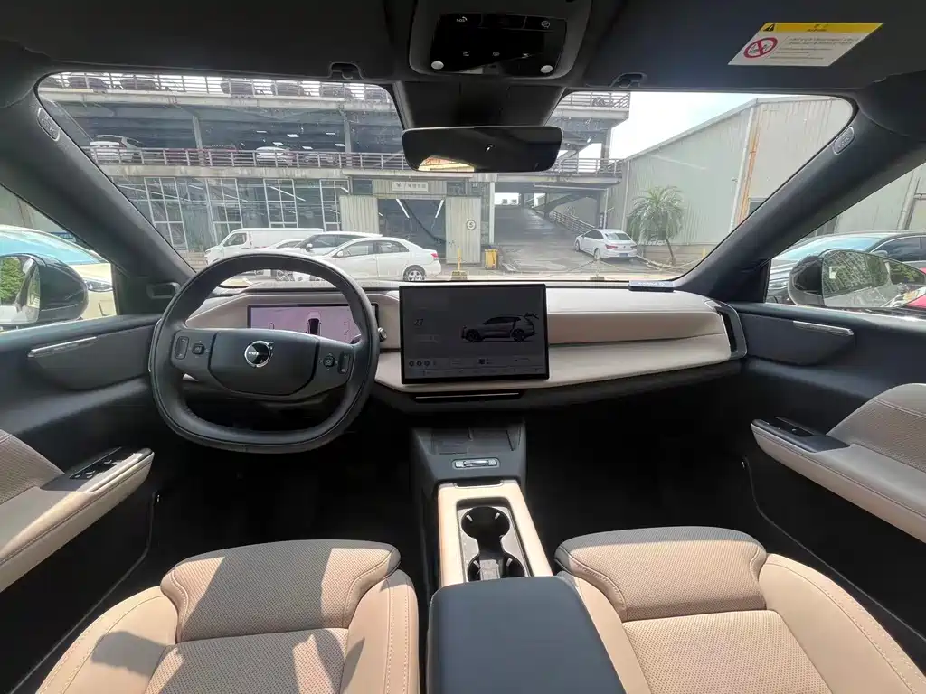 Volvo XC70 PHEV — миниатюра 6
