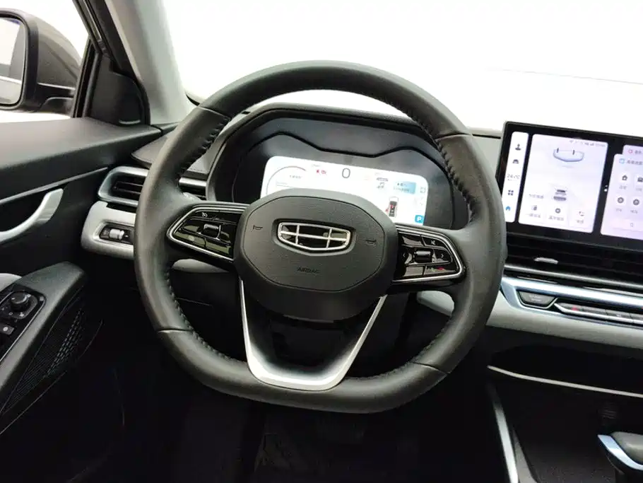 Geely Emgrand — миниатюра 15