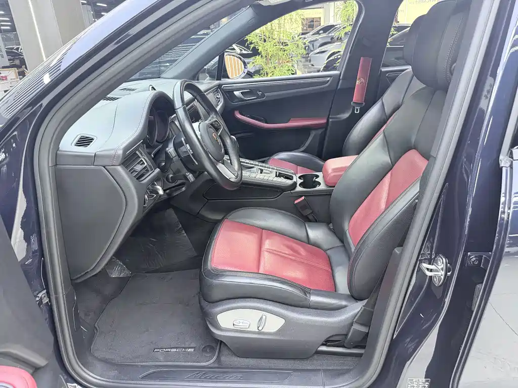 Porsche Macan — миниатюра 14