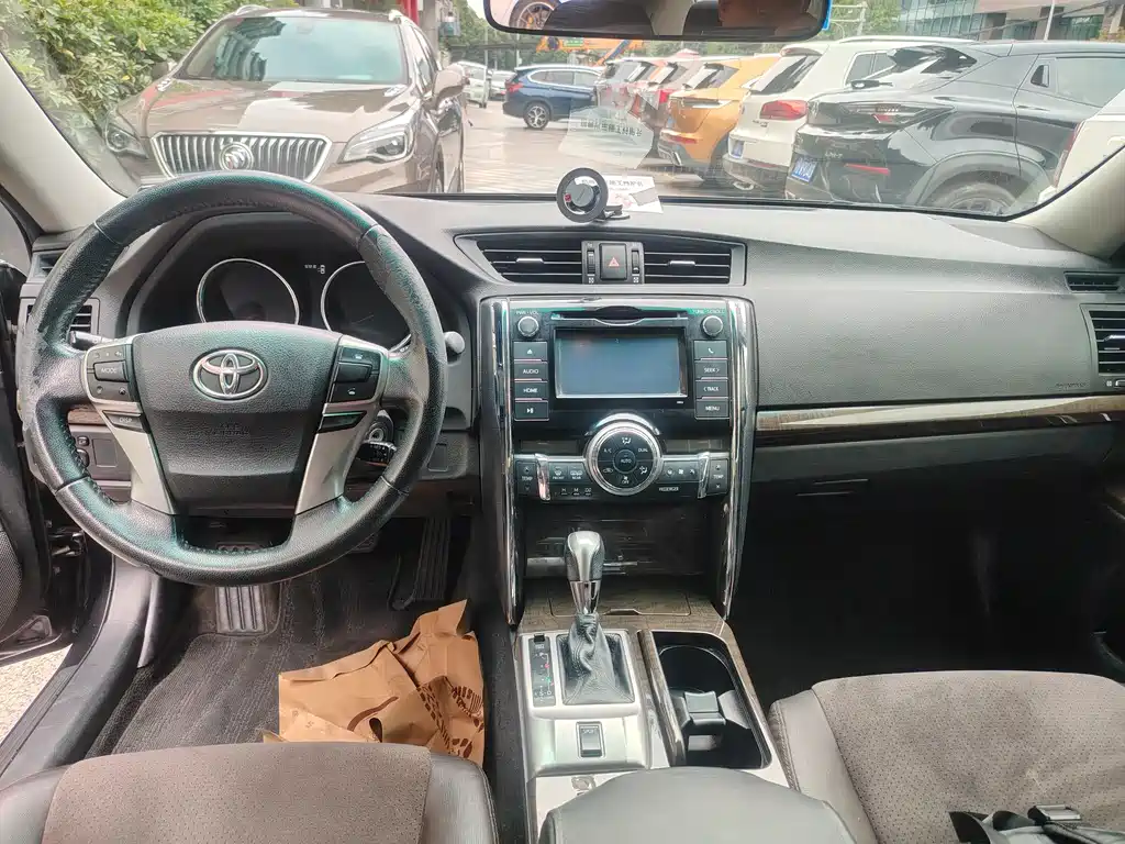 Toyota Reiz 2013 2.5V
