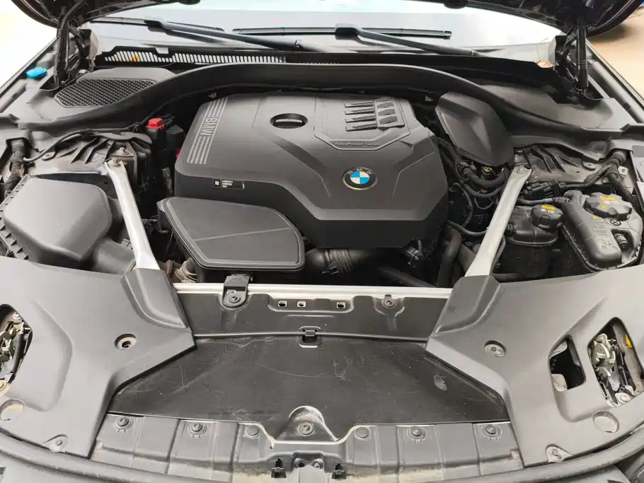 BMW 5 Series — миниатюра 10