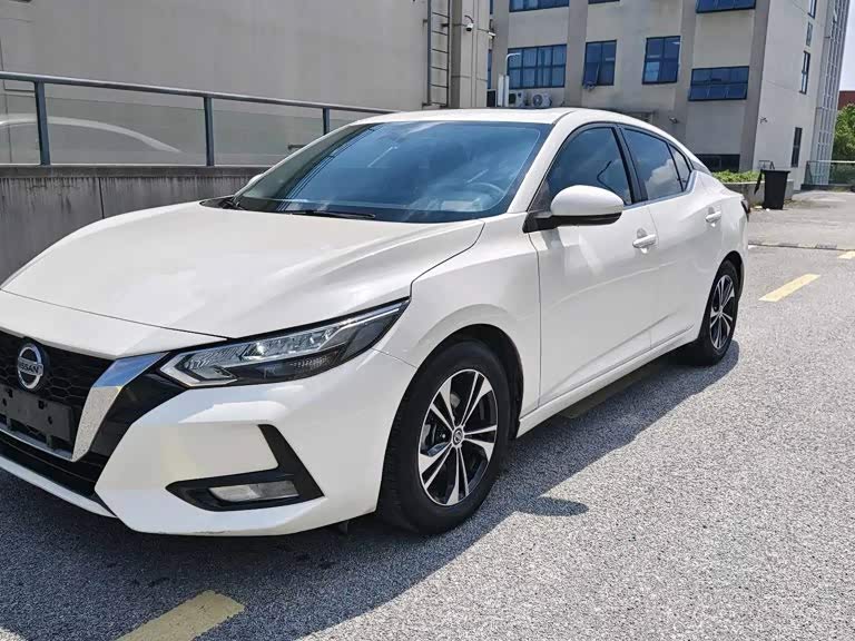 Nissan Sylphy 1.6 л 2021 г. Белый, пробег 48000 км