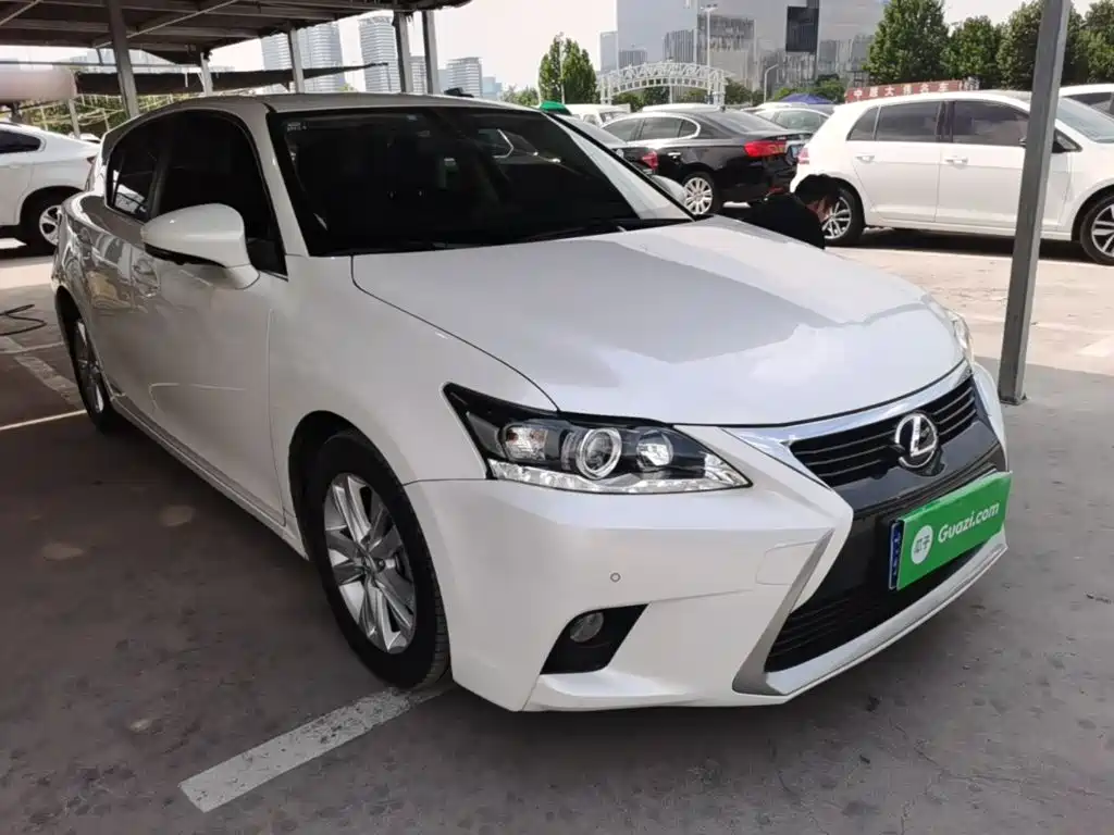 Lexus CT — миниатюра 4