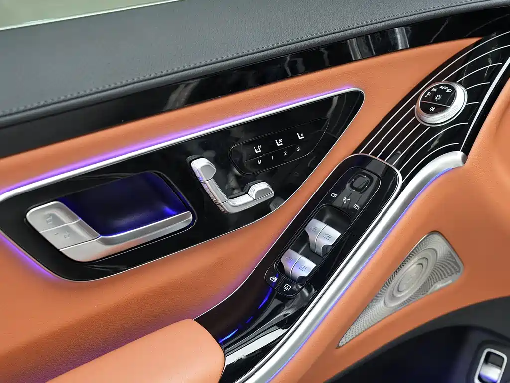 Mercedes-Benz S-Class — миниатюра 13