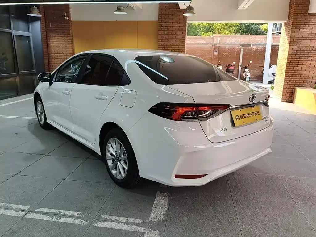 Toyota Corolla — миниатюра 3