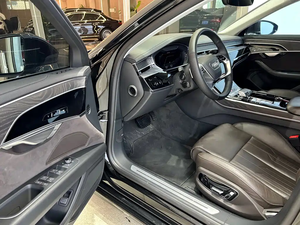 Audi A8 2024 A8L 45 TFSI quattro Luxury