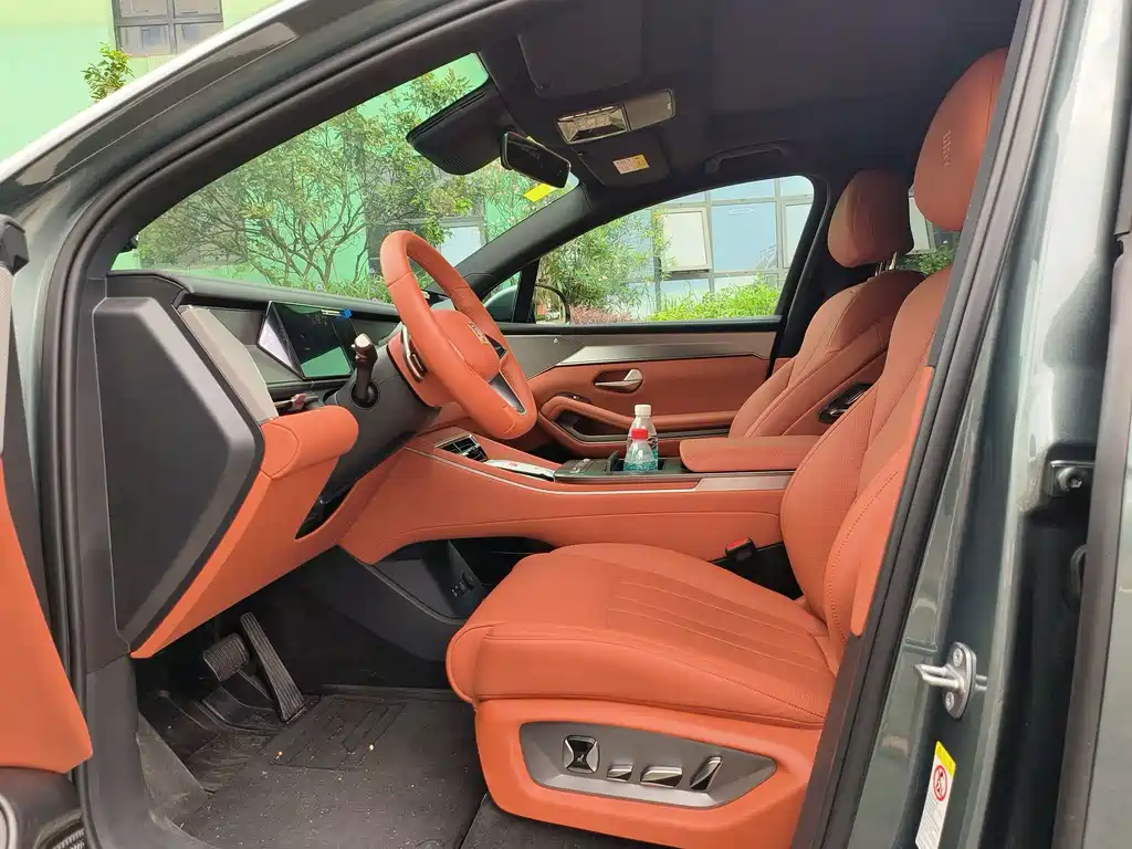 BYD Tang L L 2025 DM 200KM Flagship