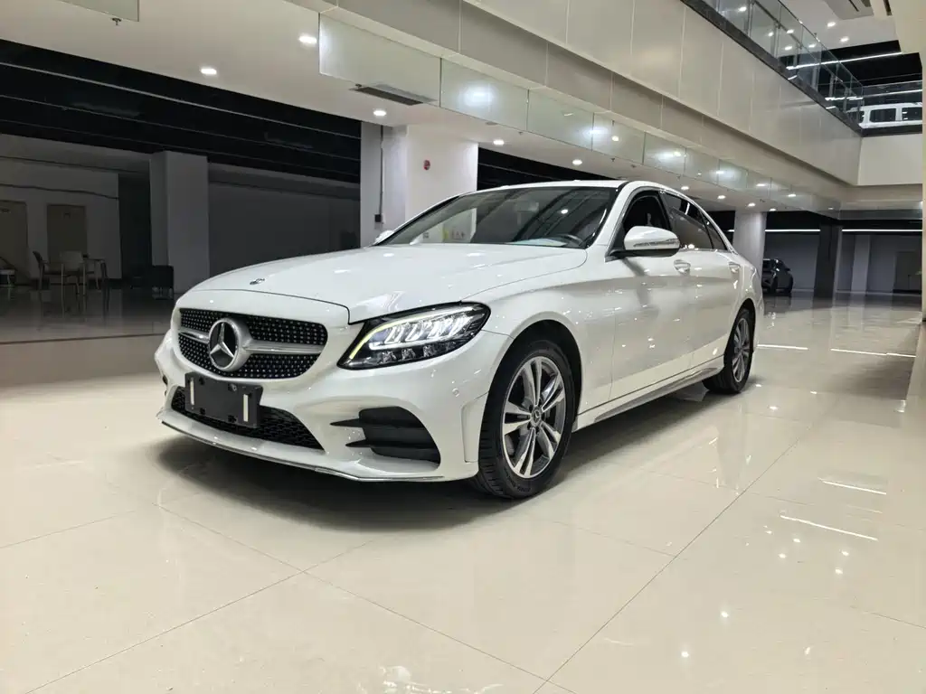 Mercedes-Benz C-Class — миниатюра 2