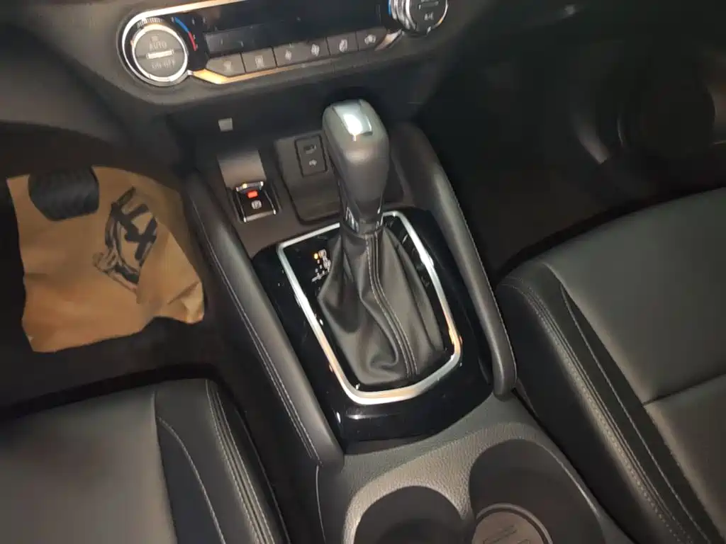 Nissan Qashqai — миниатюра 14