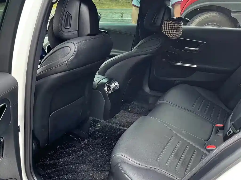 Mercedes-Benz C-Class — миниатюра 7