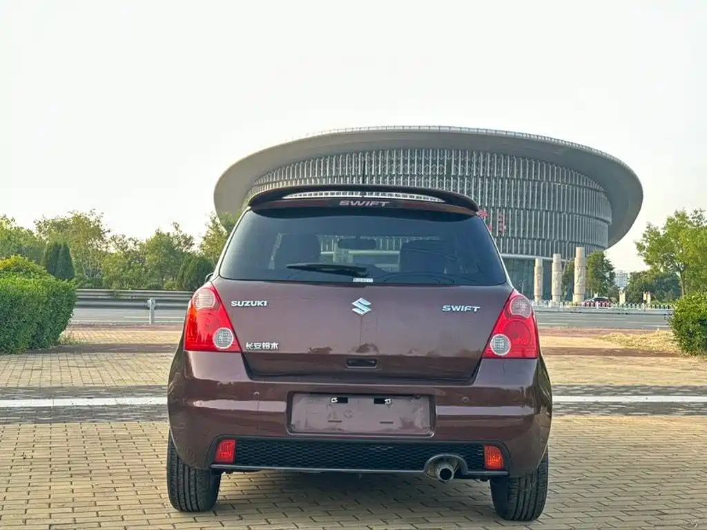Suzuki Swift — миниатюра 5