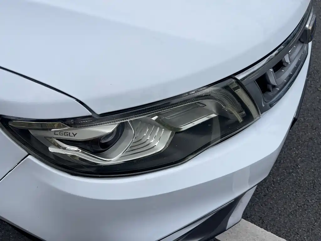 Geely Boyue — миниатюра 13