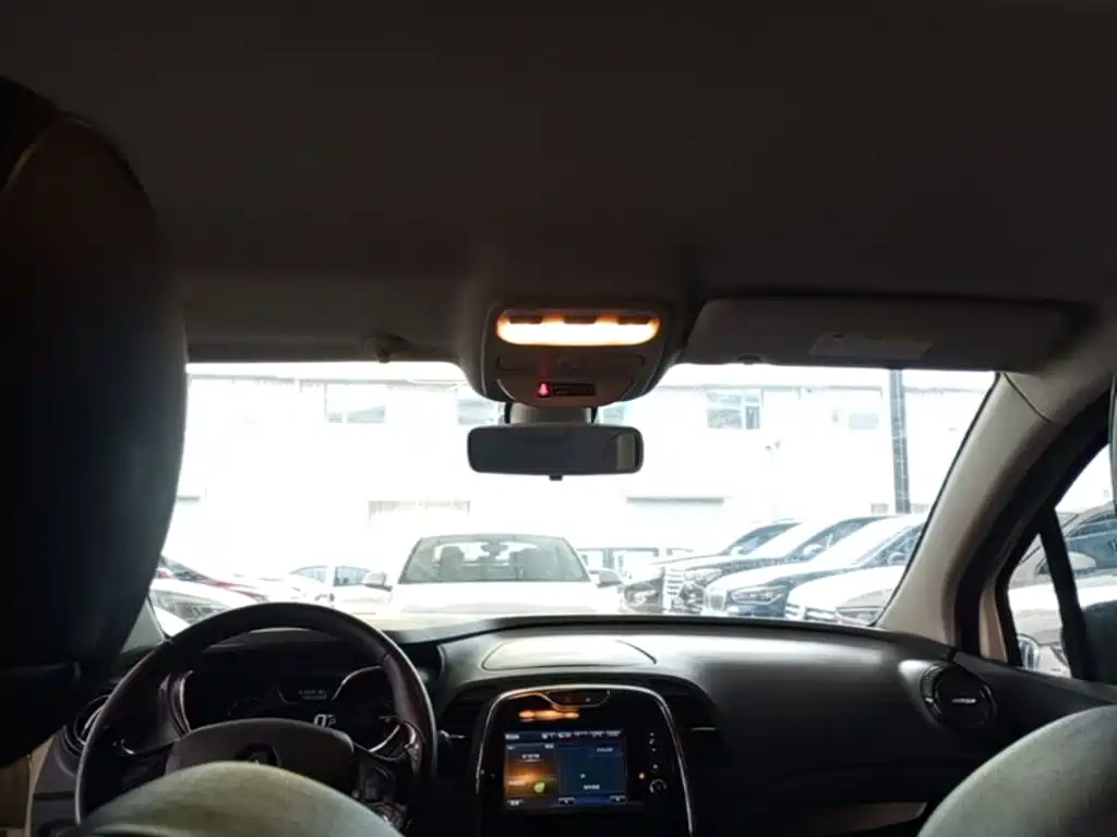 Renault Captur — миниатюра 18