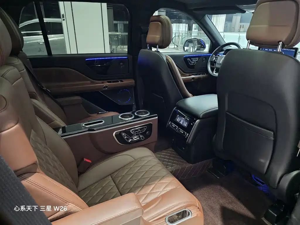 Lincoln Aviator — миниатюра 15