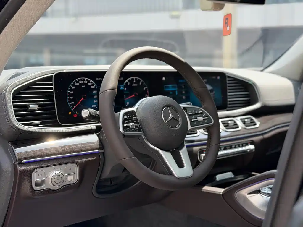 Mercedes-Benz GLE (Import) — миниатюра 6