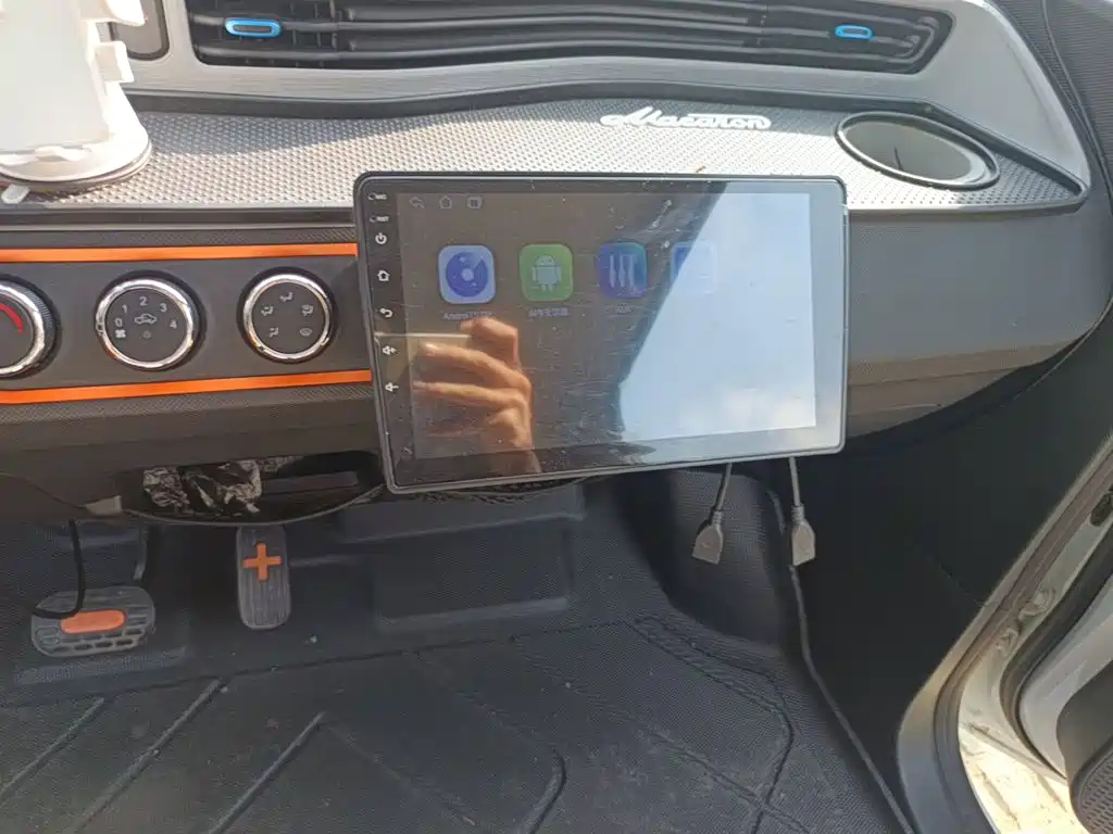 Wuling MINIEV — миниатюра 9