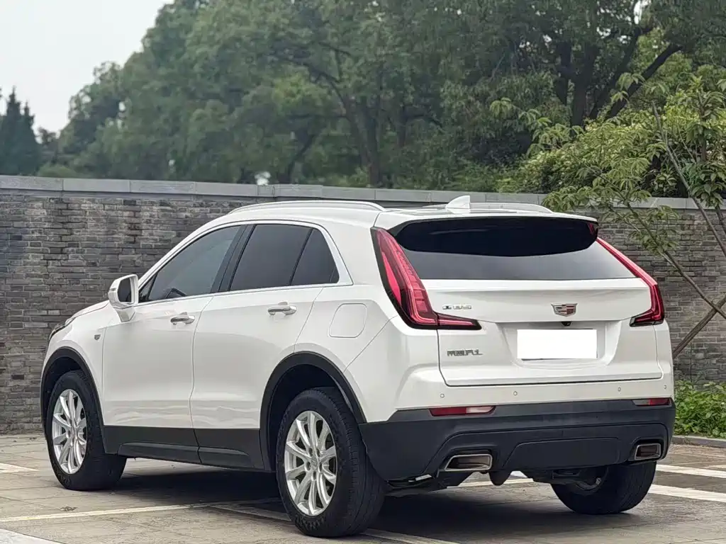 Cadillac XT4 2020 28T