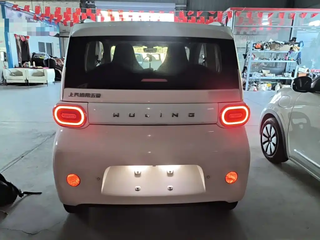 Wuling MINIEV — миниатюра 6