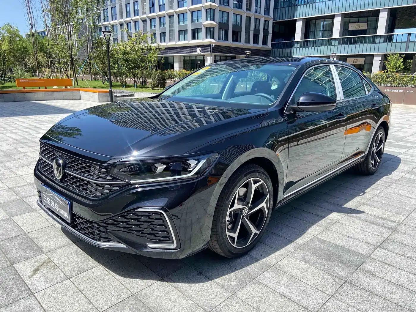 帕萨特 2025款 出众款 330TSI 精英版 2025