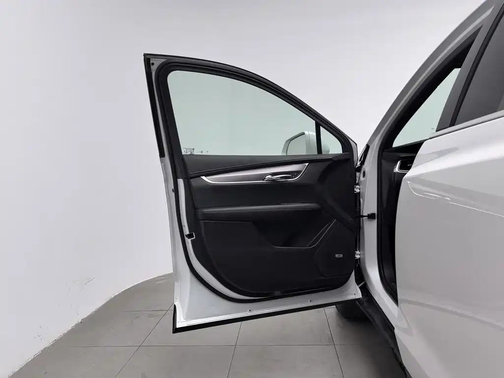 Cadillac XT5 — миниатюра 8