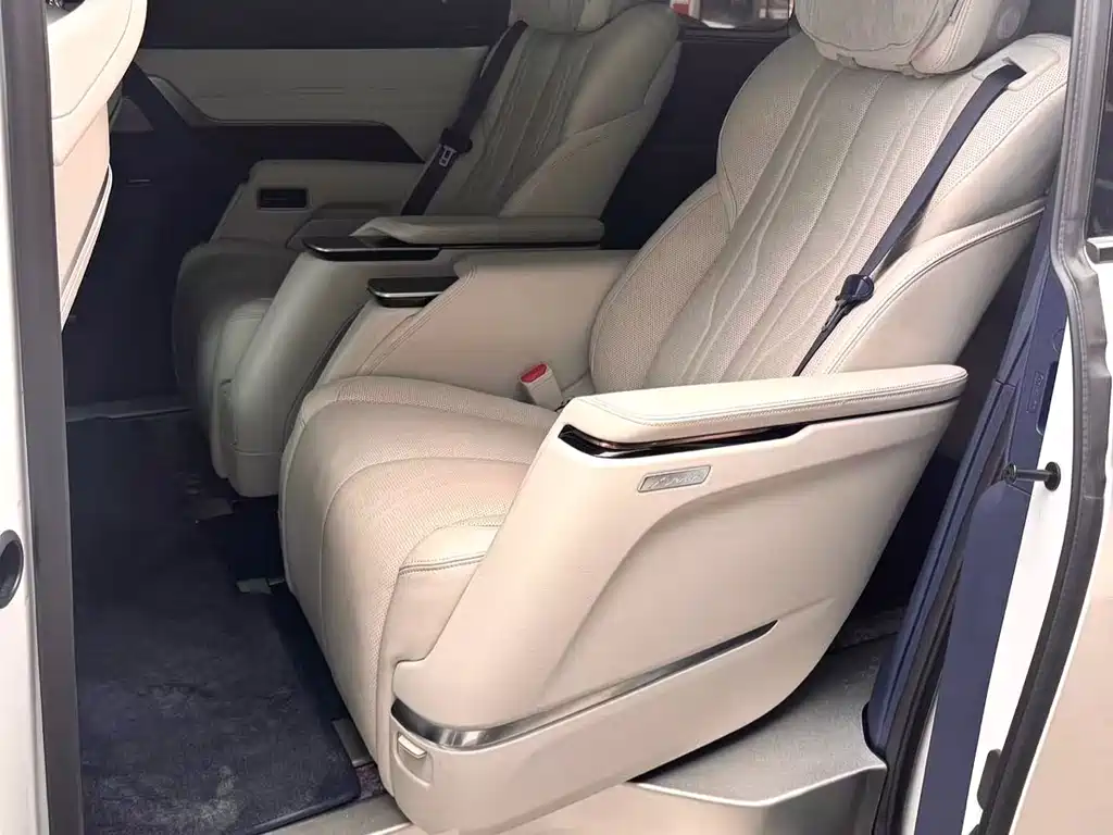 Buick Century 2023 2.0T мест