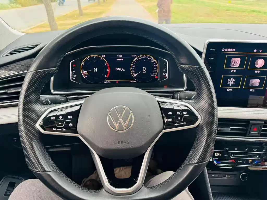 Volkswagen Tiguan L — миниатюра 7