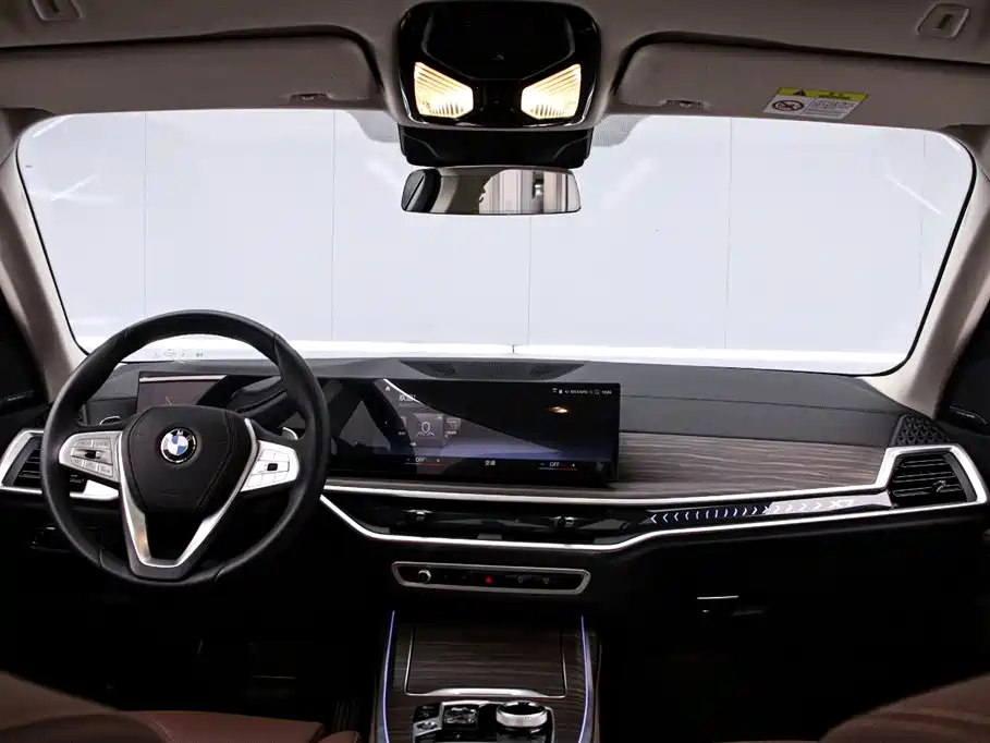 BMW X7 2023 xDrive40i Lead Luxury