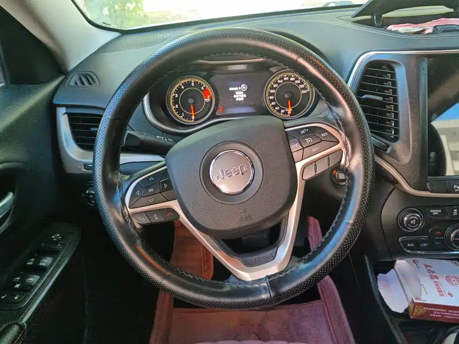 Jeep Cherokee — миниатюра 15